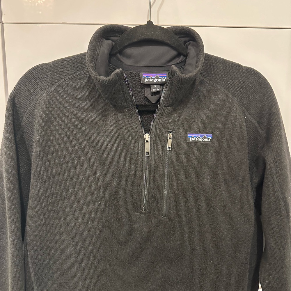 Patagonia quarter zip pull over - Picture 2 of 3